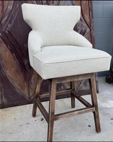 Victoria-Swivel-counterstool-